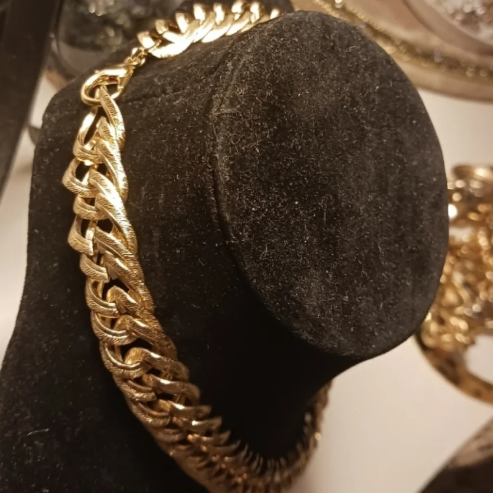 Beautiful 18k gold plated necklace 😍 💕 - Picture 3 of 3